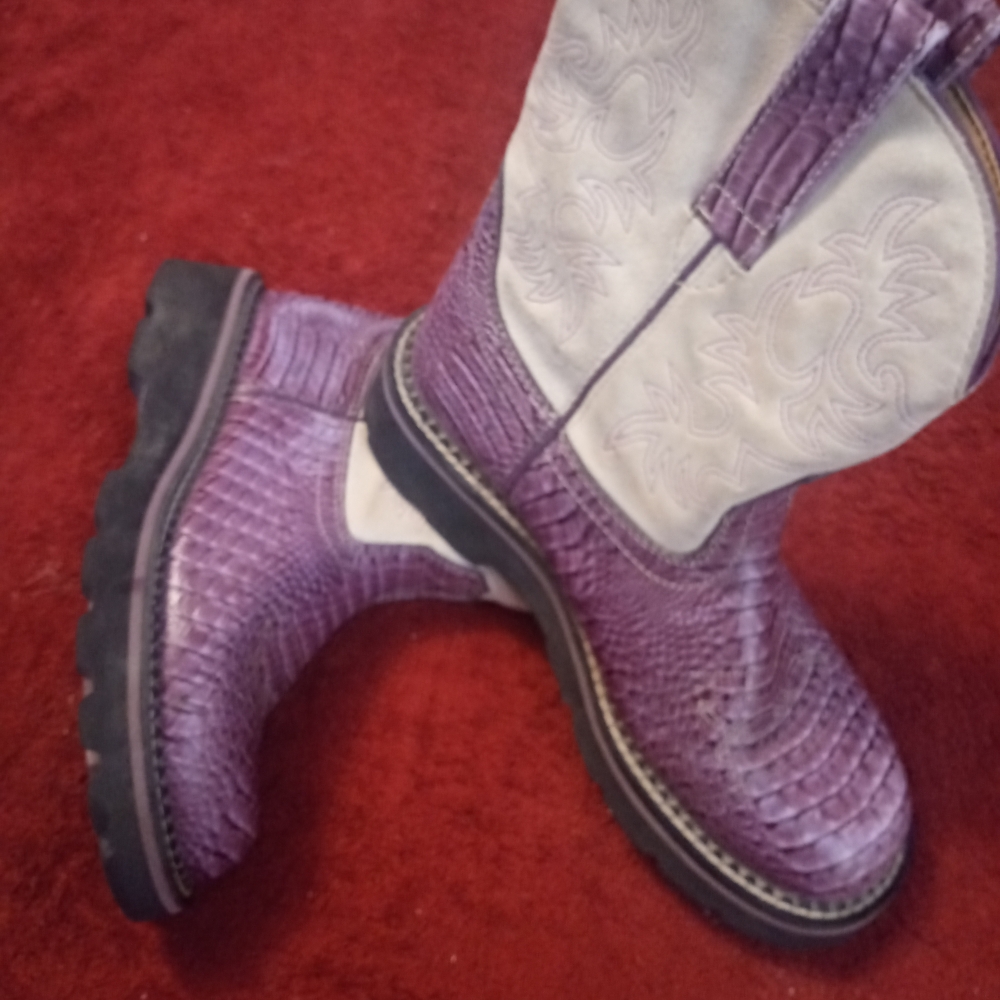 Ariat Fat Baby Boots Croc Embossed. Purple. Size 7.5B